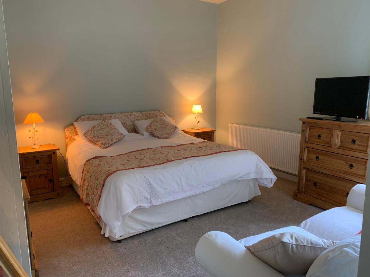 Boulston Manor Guest House ฮาเวอร์ฟอร์ดเวสต์ ภายนอก รูปภาพ