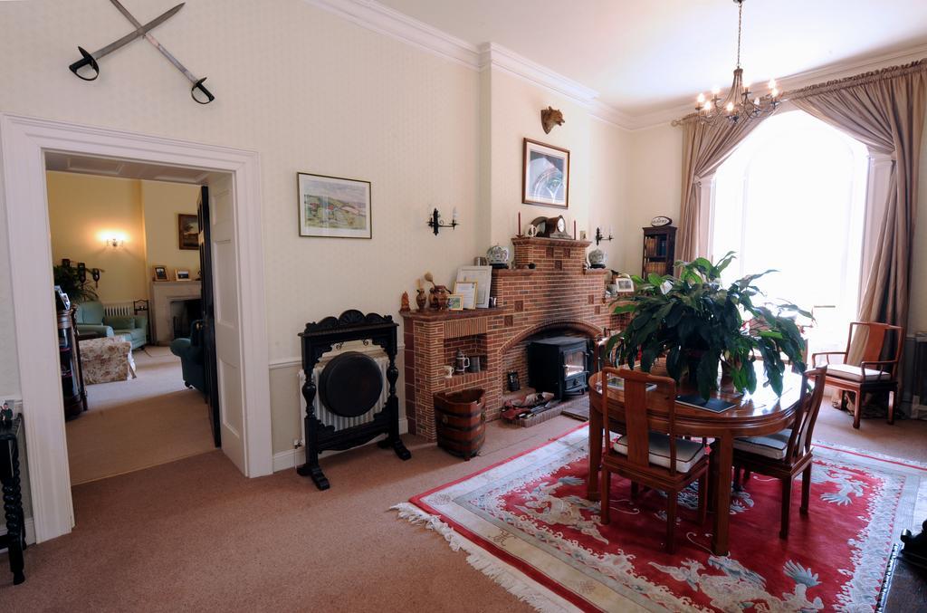 Boulston Manor Guest House ฮาเวอร์ฟอร์ดเวสต์ ภายนอก รูปภาพ