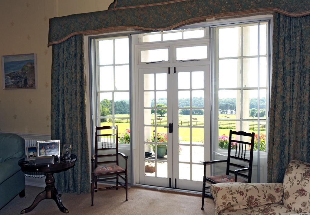 Boulston Manor Guest House ฮาเวอร์ฟอร์ดเวสต์ ภายนอก รูปภาพ