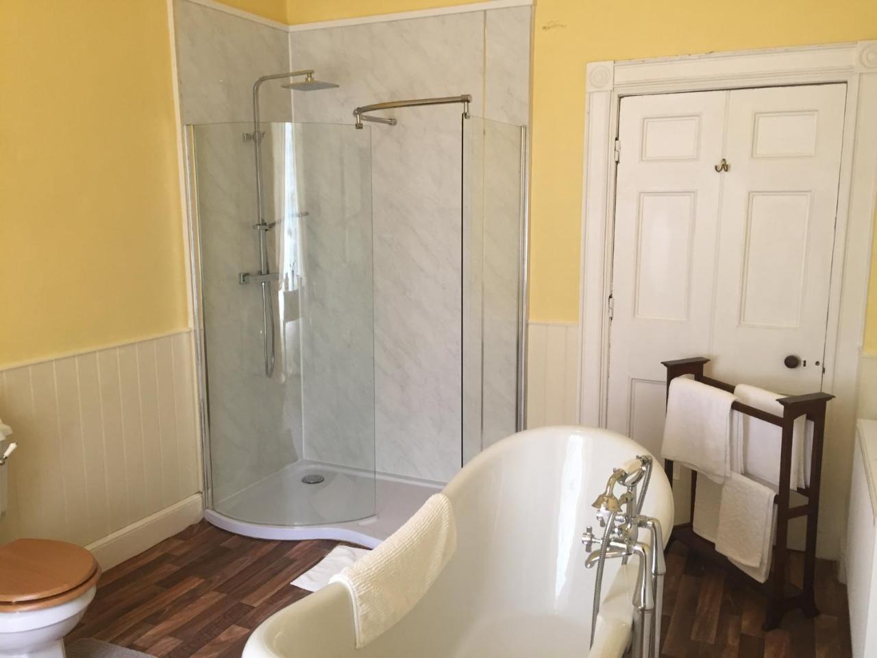 Boulston Manor Guest House ฮาเวอร์ฟอร์ดเวสต์ ภายนอก รูปภาพ