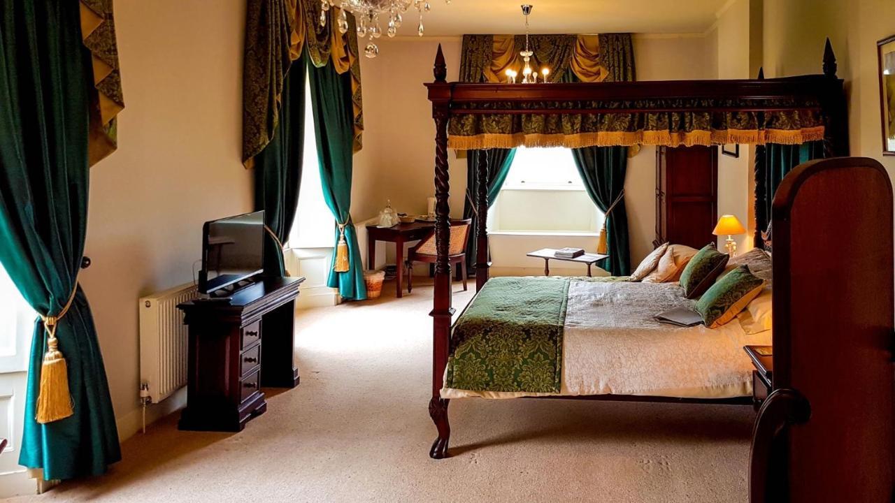 Boulston Manor Guest House ฮาเวอร์ฟอร์ดเวสต์ ภายนอก รูปภาพ
