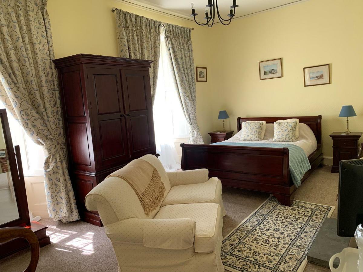 Boulston Manor Guest House ฮาเวอร์ฟอร์ดเวสต์ ภายนอก รูปภาพ