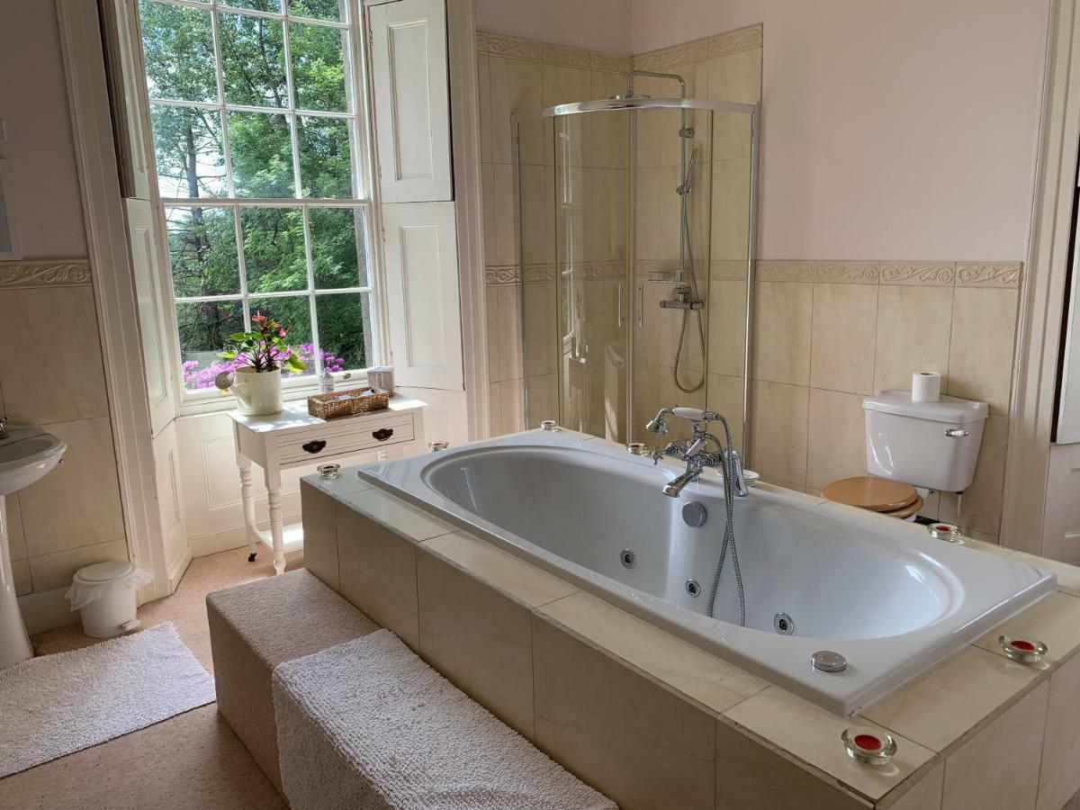 Boulston Manor Guest House ฮาเวอร์ฟอร์ดเวสต์ ภายนอก รูปภาพ